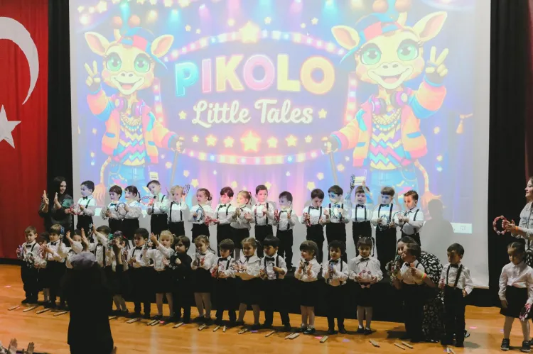 Pikolo Akademi’den 90’lar temalı gösteri
